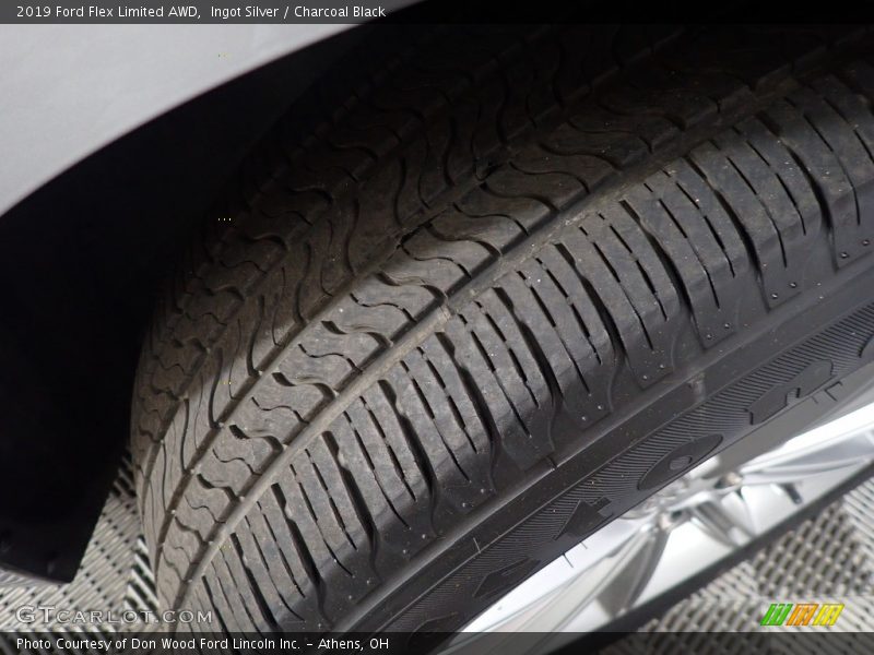 Ingot Silver / Charcoal Black 2019 Ford Flex Limited AWD