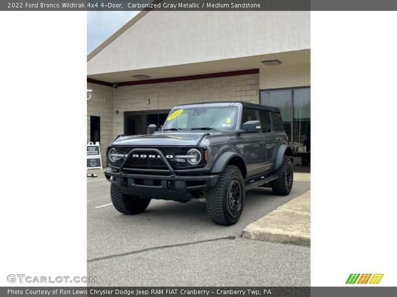 Front 3/4 View of 2022 Bronco Wildtrak 4x4 4-Door