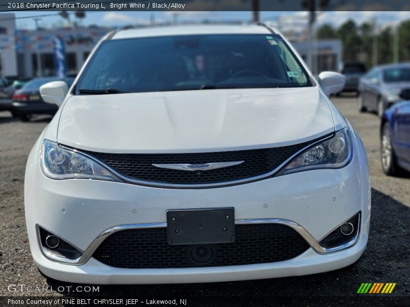 Bright White / Black/Alloy 2018 Chrysler Pacifica Touring L