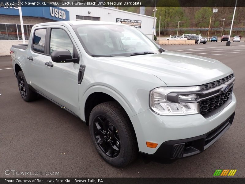 Front 3/4 View of 2022 Maverick XLT AWD