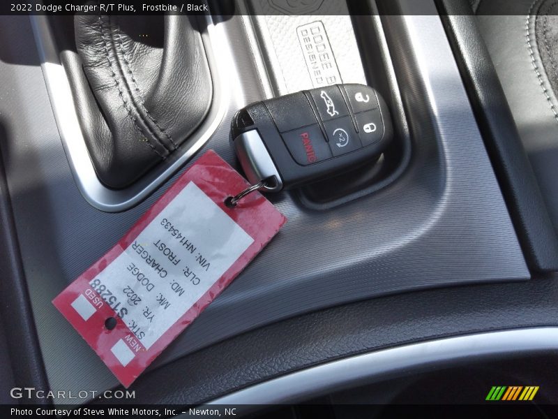 Frostbite / Black 2022 Dodge Charger R/T Plus