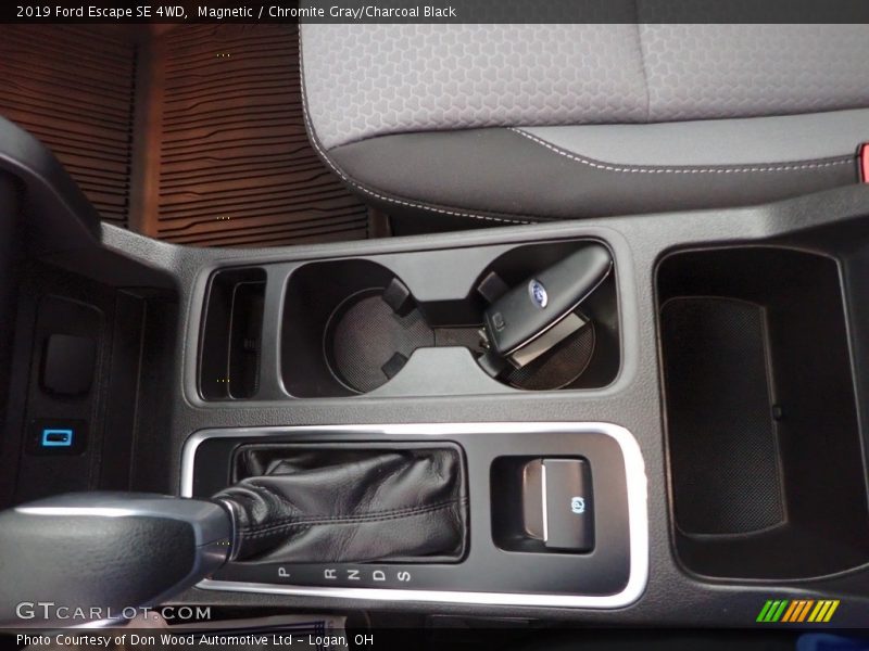 Magnetic / Chromite Gray/Charcoal Black 2019 Ford Escape SE 4WD