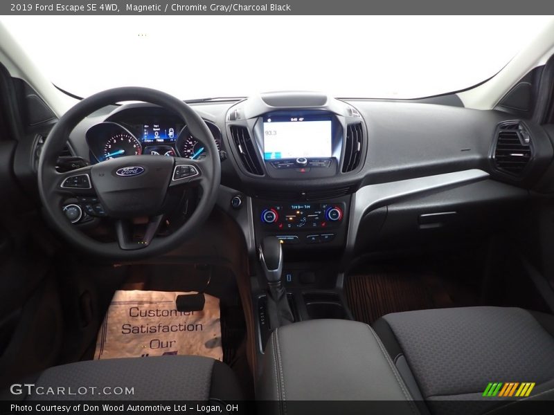 Magnetic / Chromite Gray/Charcoal Black 2019 Ford Escape SE 4WD