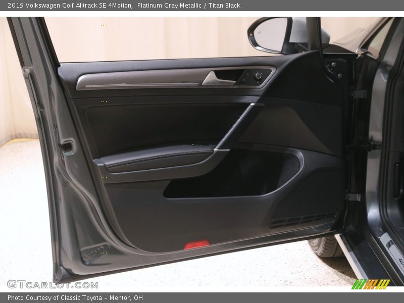 Door Panel of 2019 Golf Alltrack SE 4Motion