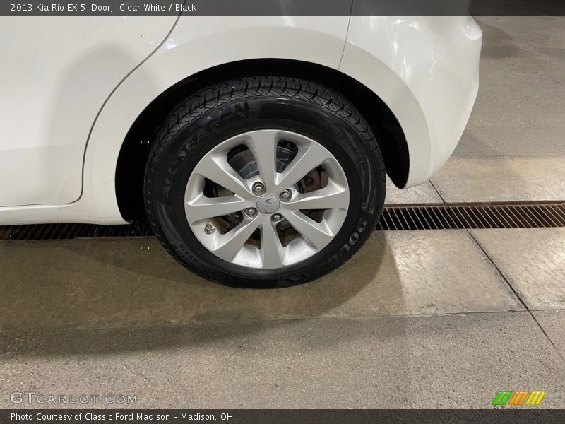 Clear White / Black 2013 Kia Rio EX 5-Door
