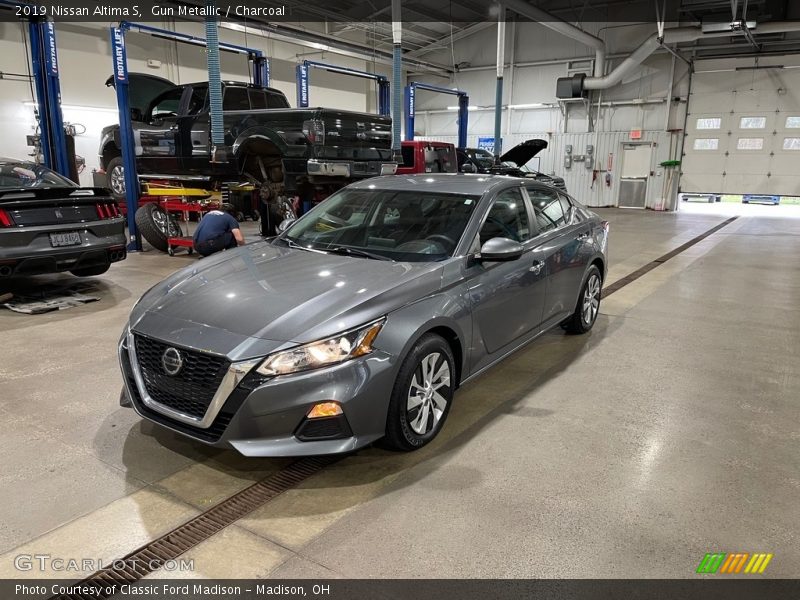 Gun Metallic / Charcoal 2019 Nissan Altima S