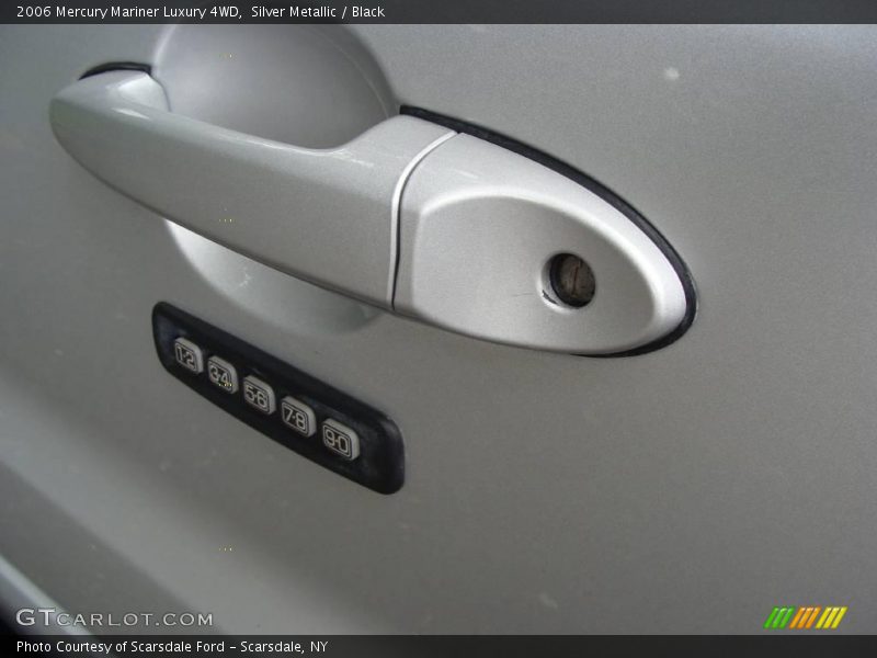 Silver Metallic / Black 2006 Mercury Mariner Luxury 4WD