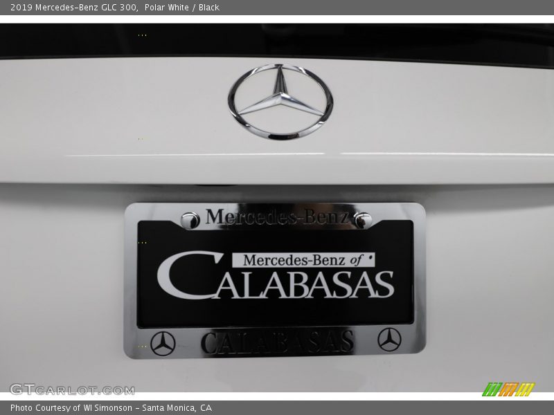 Polar White / Black 2019 Mercedes-Benz GLC 300