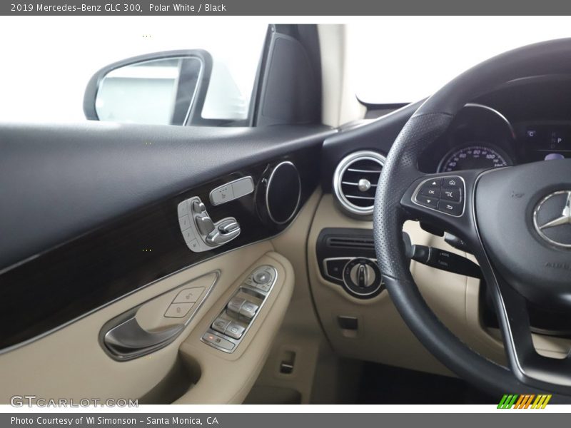 Polar White / Black 2019 Mercedes-Benz GLC 300