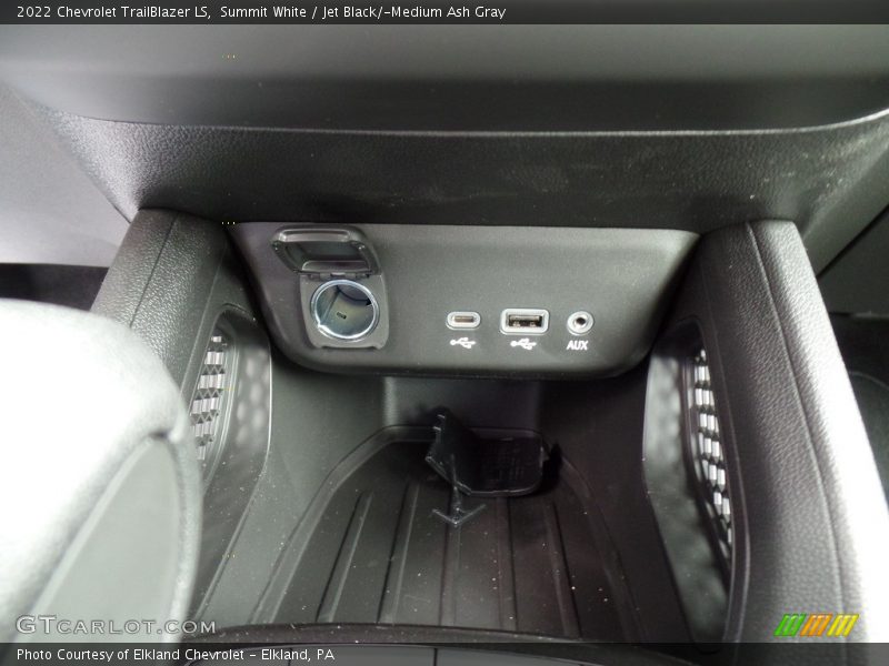 Summit White / Jet Black/­Medium Ash Gray 2022 Chevrolet TrailBlazer LS