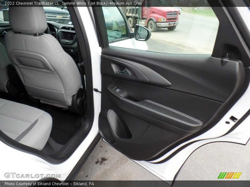 Summit White / Jet Black/­Medium Ash Gray 2022 Chevrolet TrailBlazer LS