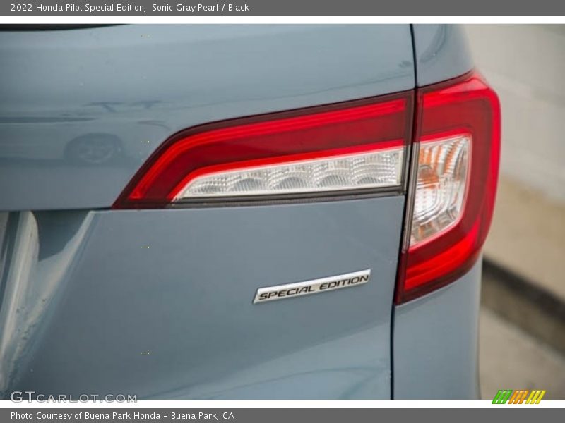 Sonic Gray Pearl / Black 2022 Honda Pilot Special Edition