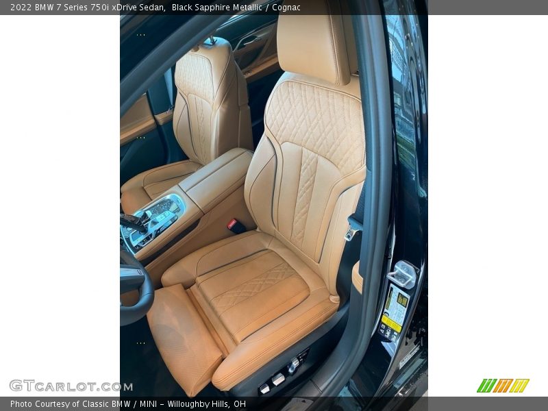Front Seat of 2022 7 Series 750i xDrive Sedan
