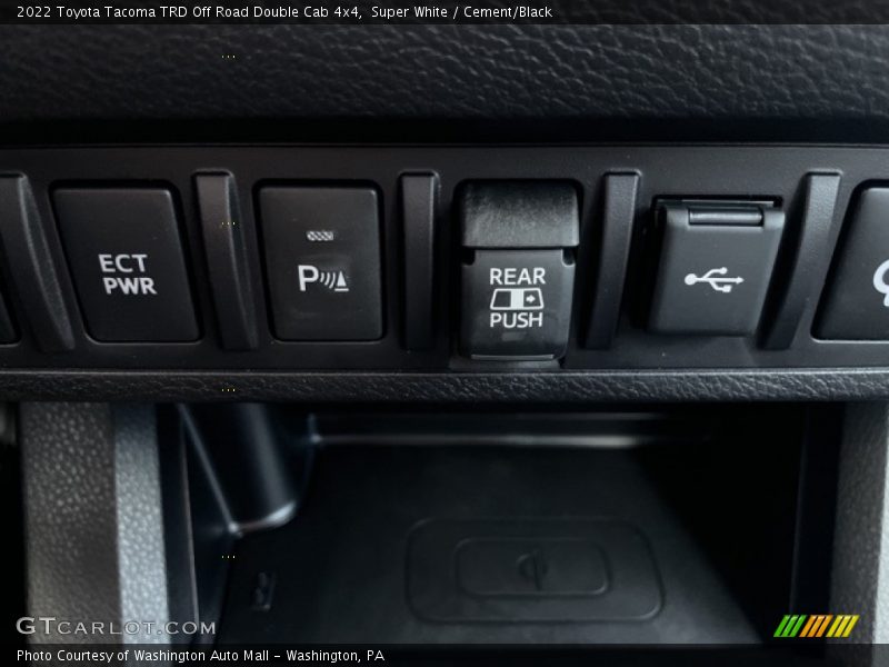 Super White / Cement/Black 2022 Toyota Tacoma TRD Off Road Double Cab 4x4