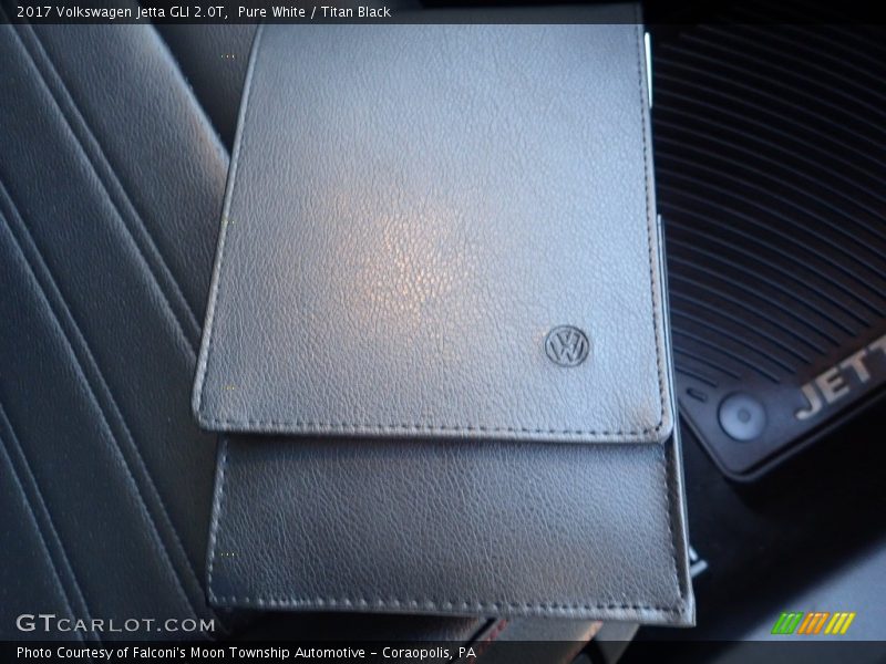 Pure White / Titan Black 2017 Volkswagen Jetta GLI 2.0T