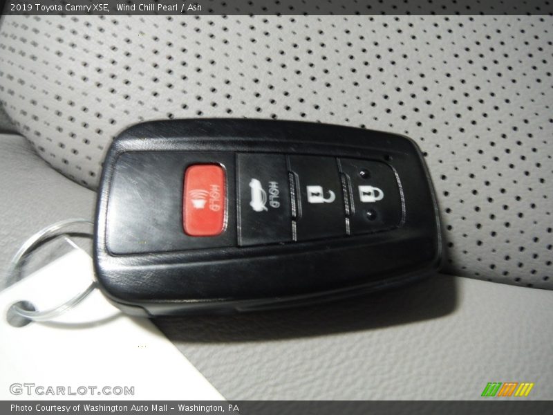 Wind Chill Pearl / Ash 2019 Toyota Camry XSE