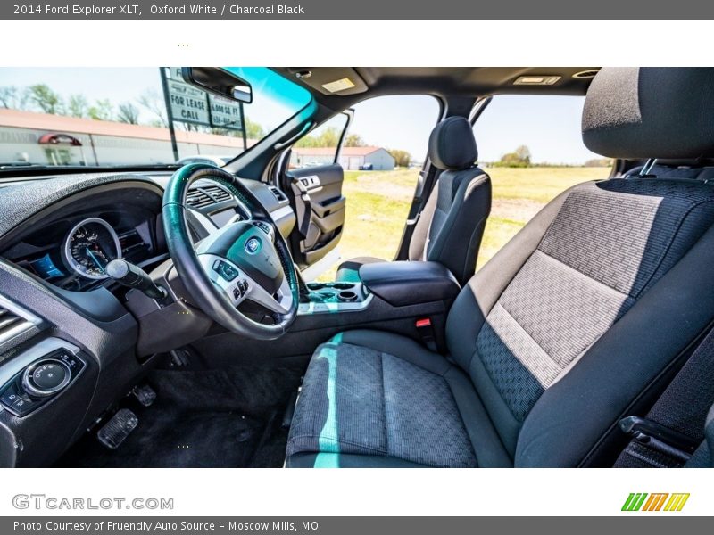 Oxford White / Charcoal Black 2014 Ford Explorer XLT