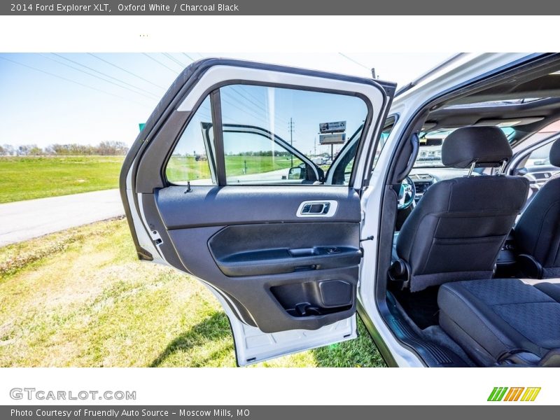 Oxford White / Charcoal Black 2014 Ford Explorer XLT