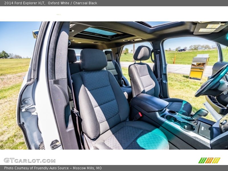 Oxford White / Charcoal Black 2014 Ford Explorer XLT