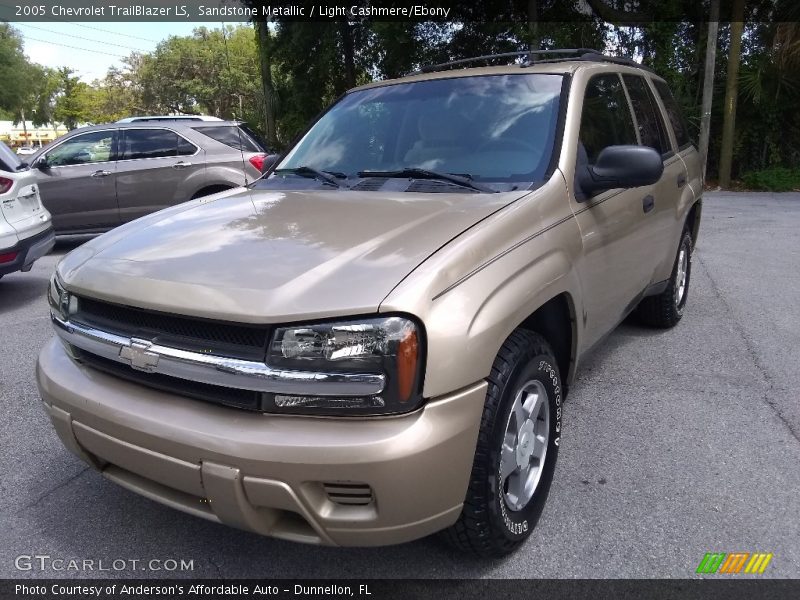 Front 3/4 View of 2005 TrailBlazer LS
