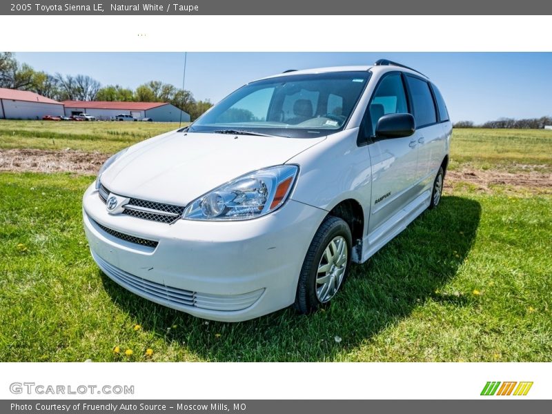 Natural White / Taupe 2005 Toyota Sienna LE