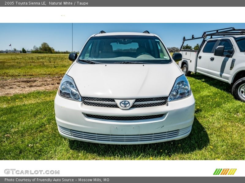 Natural White / Taupe 2005 Toyota Sienna LE