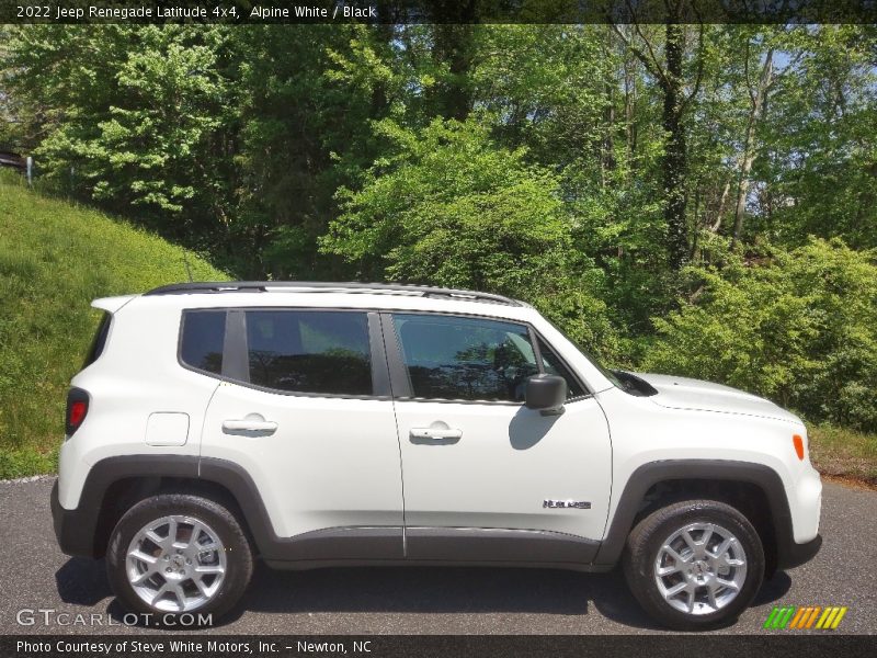 Alpine White / Black 2022 Jeep Renegade Latitude 4x4