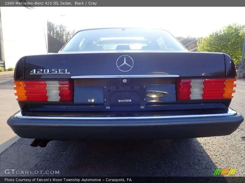  1990 420 SEL Sedan Logo