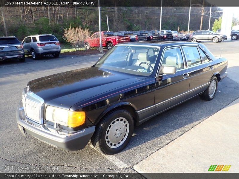 Front 3/4 View of 1990 420 SEL Sedan