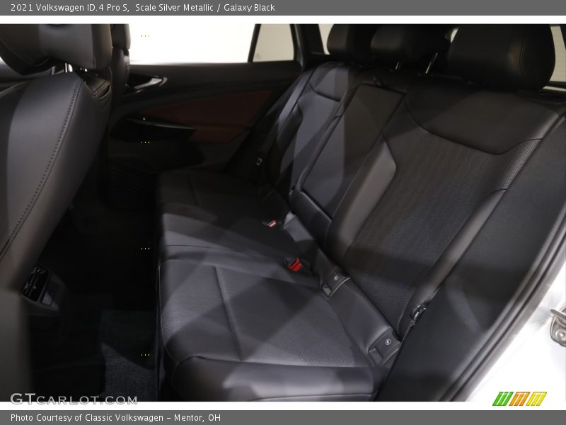 Scale Silver Metallic / Galaxy Black 2021 Volkswagen ID.4 Pro S
