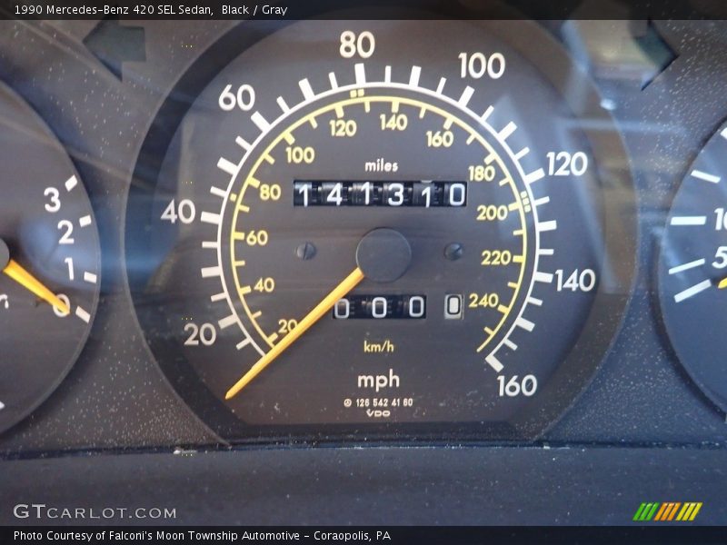 Black / Gray 1990 Mercedes-Benz 420 SEL Sedan
