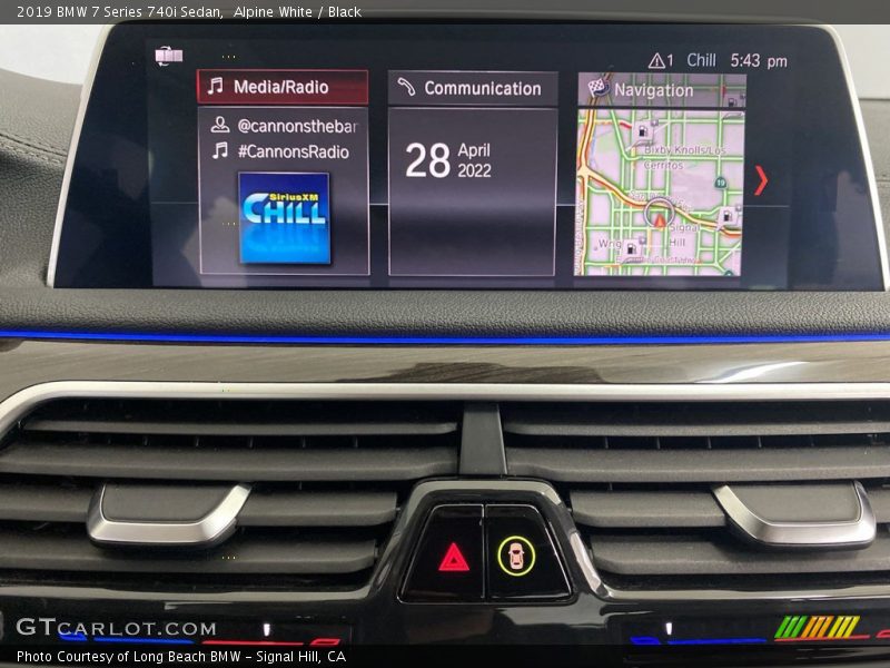 Alpine White / Black 2019 BMW 7 Series 740i Sedan