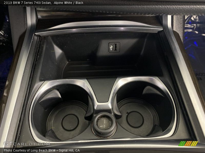 Alpine White / Black 2019 BMW 7 Series 740i Sedan