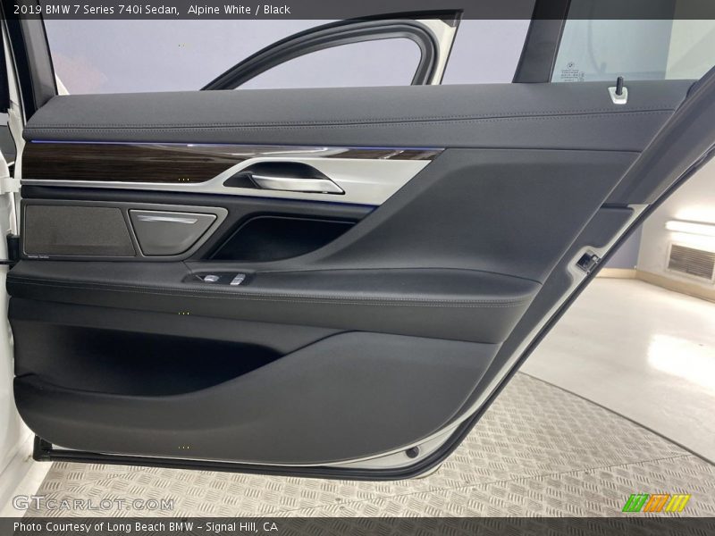 Alpine White / Black 2019 BMW 7 Series 740i Sedan