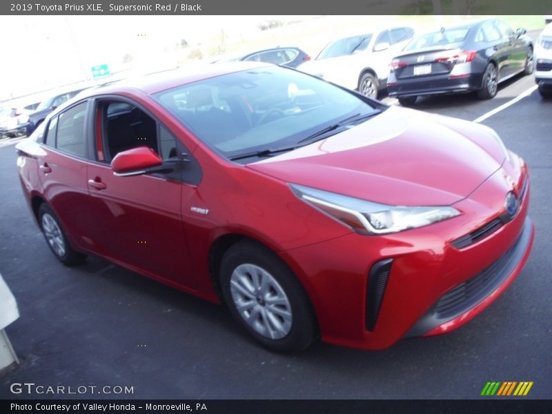 Supersonic Red / Black 2019 Toyota Prius XLE