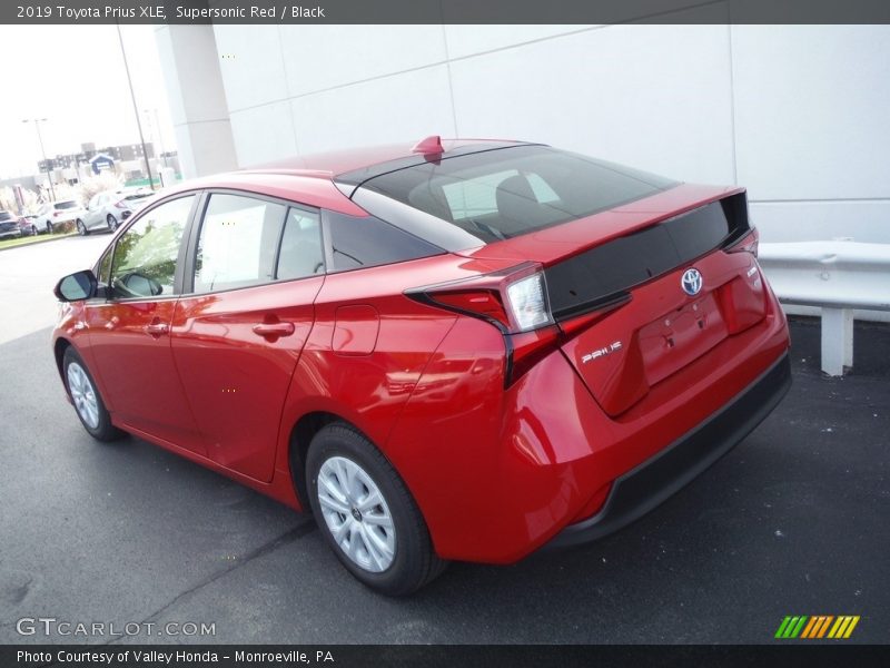 Supersonic Red / Black 2019 Toyota Prius XLE