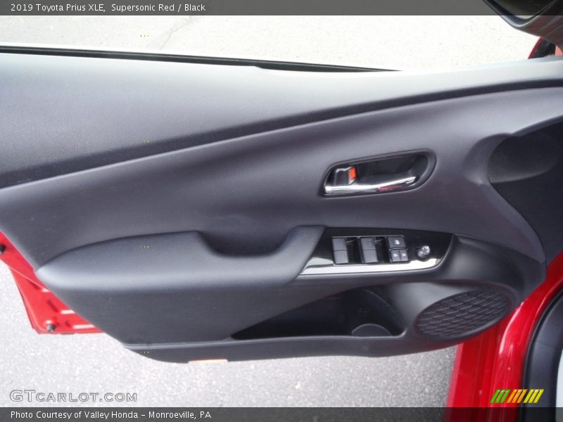 Supersonic Red / Black 2019 Toyota Prius XLE
