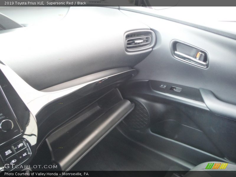 Supersonic Red / Black 2019 Toyota Prius XLE