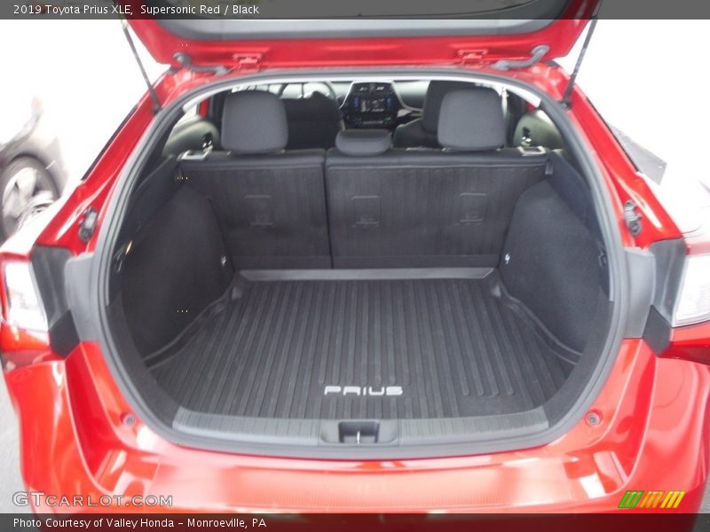Supersonic Red / Black 2019 Toyota Prius XLE