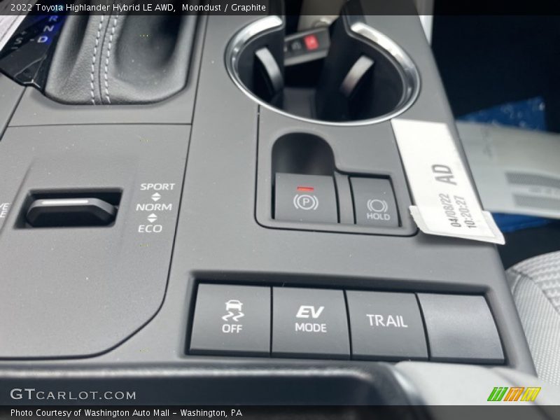 Moondust / Graphite 2022 Toyota Highlander Hybrid LE AWD
