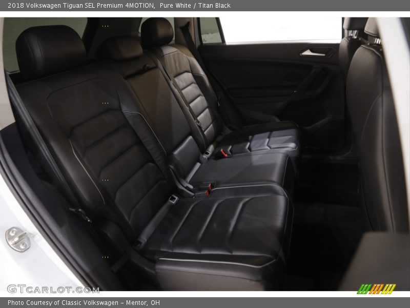Pure White / Titan Black 2018 Volkswagen Tiguan SEL Premium 4MOTION