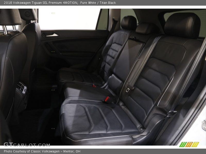 Pure White / Titan Black 2018 Volkswagen Tiguan SEL Premium 4MOTION