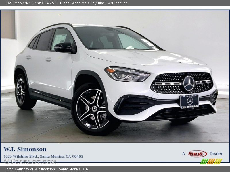 Digital White Metallic / Black w/Dinamica 2022 Mercedes-Benz GLA 250