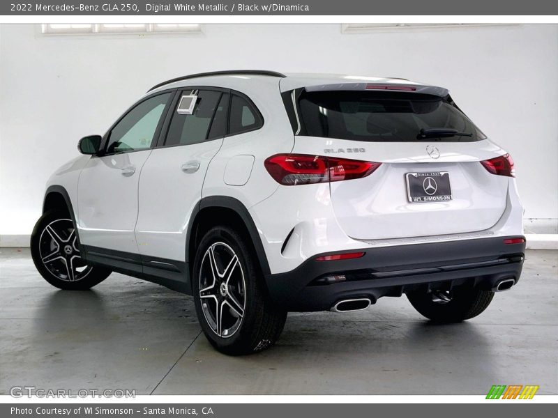 Digital White Metallic / Black w/Dinamica 2022 Mercedes-Benz GLA 250