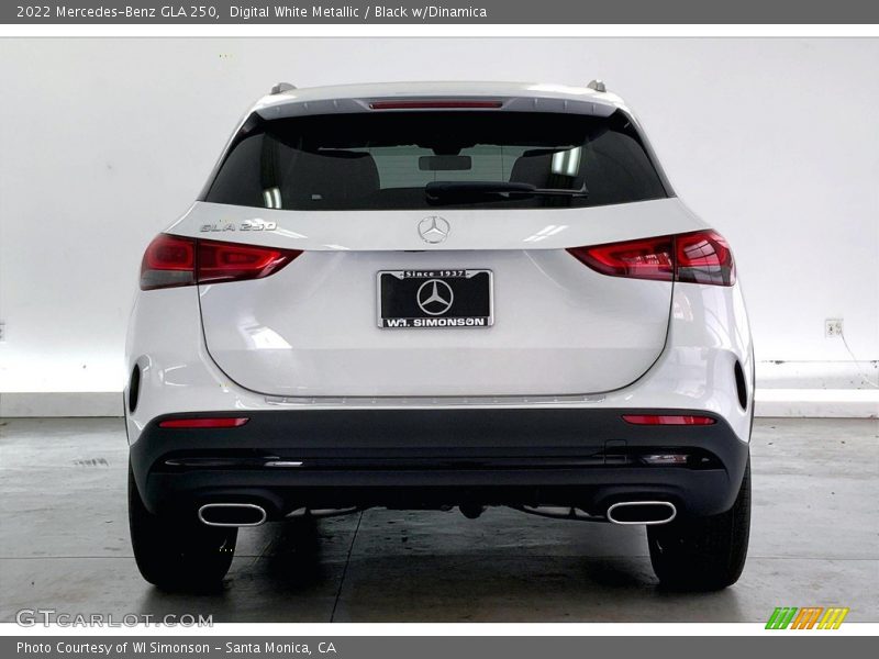 Digital White Metallic / Black w/Dinamica 2022 Mercedes-Benz GLA 250