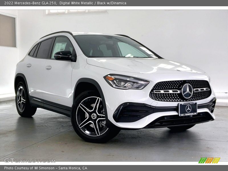 Digital White Metallic / Black w/Dinamica 2022 Mercedes-Benz GLA 250