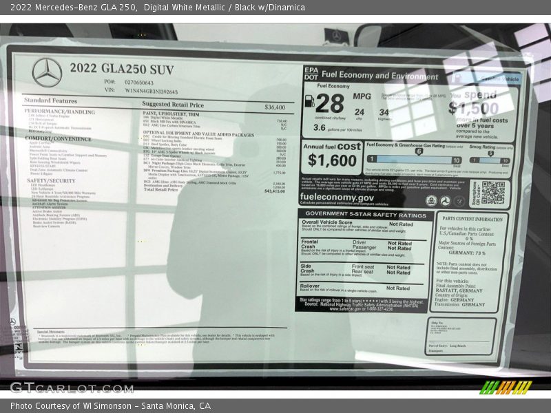 Digital White Metallic / Black w/Dinamica 2022 Mercedes-Benz GLA 250