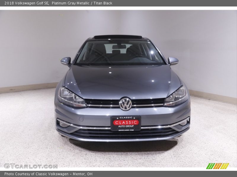 Platinum Gray Metallic / Titan Black 2018 Volkswagen Golf SE