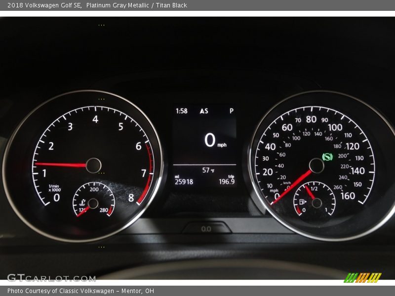 Platinum Gray Metallic / Titan Black 2018 Volkswagen Golf SE