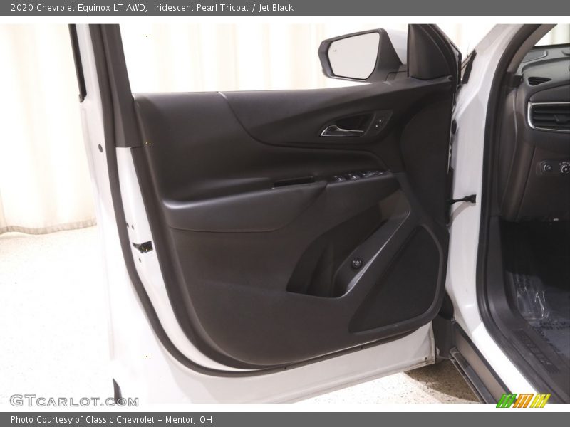 Iridescent Pearl Tricoat / Jet Black 2020 Chevrolet Equinox LT AWD